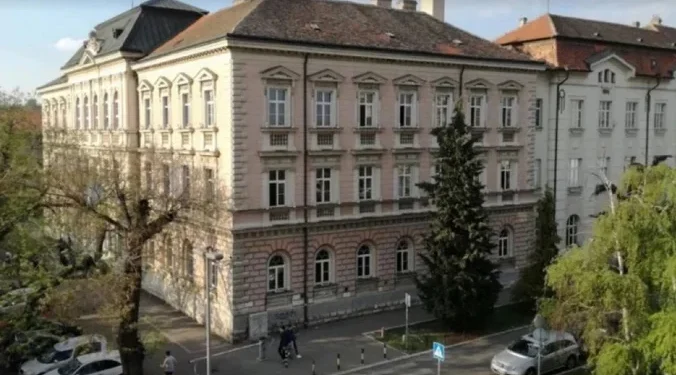 IZVOR: 24SEDAM, FOTO: PRINTSCREEN/GOOGLE MAPS SVI ĐACI ZEMUNSKE GIMNAZIJE OD SADA MORAJU DA IMAJU IDENTIFIKACIONU KARTICU KAKO
