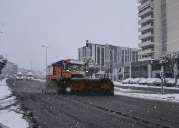 IZVOR: KURIR, FOTO: TANJUG AP/THANASSIS STAVRAKIS