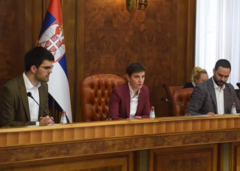 Beograd, 4. septembra 2023. - Predsednica Vlade Srbije Ana Brnabiæ predsedavala je danas sednici Saveta za koordinaciju akivnosti i mera za rast bruto domaæeg proizvoda (BDP) na kojoj je zakljuèeno da srpska privreda ubrzava i da, ukoliko nastavi sadanjim tempom razvoja, moe da ostvari planirani rast BDP-a od 2,5 odsto u ovoj godini i pored znaèajnog usporavanja evropske privrede i posebno privreda zemalja ka kojima smo najvie usmereni.  FOTO TANJUG/ VLADA REPUBLIKE SRBIJE/ PEÐA VUÈKOVIÆ/ bg