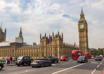 Britanija proširuje listu “bezbednih” zemalja: Indija i Gruzija dodate na listu