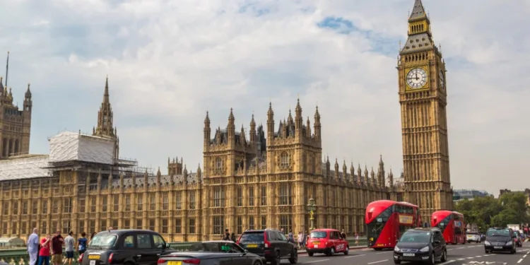 Britanija proširuje listu “bezbednih” zemalja: Indija i Gruzija dodate na listu