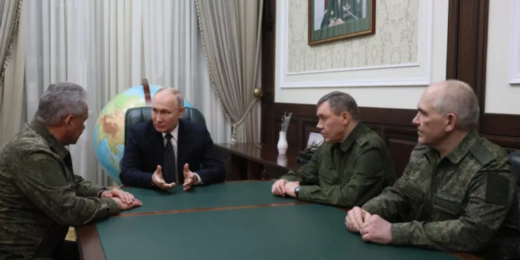 Putin posetio štab Južnog vojnog okruga: Izveštaj o ratnim operacijama