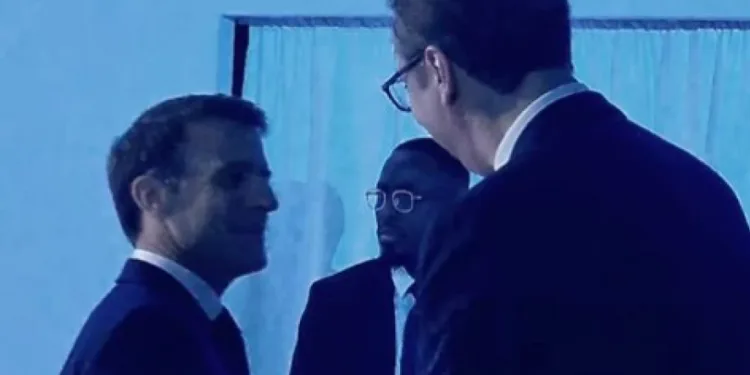 Vučić se susreo sa Makronom u Parizu: Susreti i dobri razgovori na mirovnom forumu