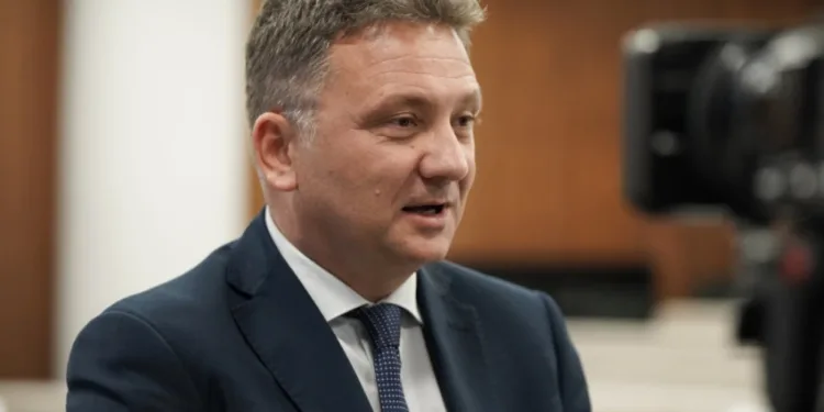 Ministar Jovanović u Novom Sadu razgovarao sa radnicima pošte koji su obustavili rad