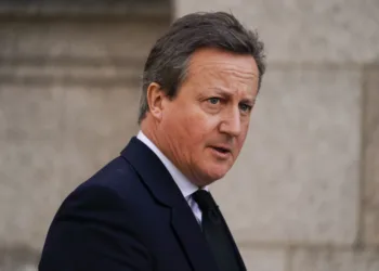 Dejvid Kameron se vraća: Imenovan za britanskog ministra spoljnih poslova