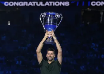 Novak Đoković osvojio pehar za najboljeg tenisera godine u Torinu