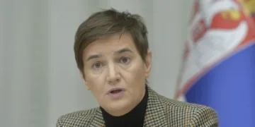 DOK MI RADIMO ONI SE ŽALE: Ana Brnabić o 'radnom danu' Lutovca i Obradovića