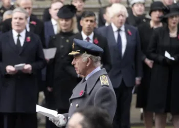 Kralj Čarls i premijer Sunak predvodili ceremoniju sećanja na stradale u Prvom svetskom ratu