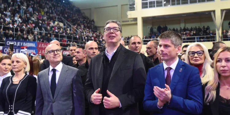 SNS održao predizborni skup u Smederevu: Vučić poručuje da su izbori sudbinski
