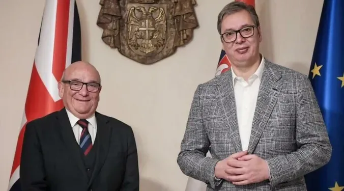 Predsednik Srbije Aleksandar Vučić sastao se sa britanskim izaslanikom lordom Stjuartom Pičom