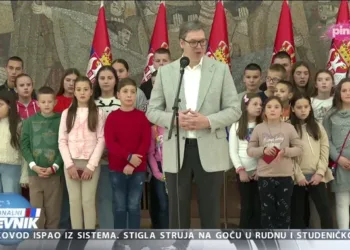 Predsednik Srbije Aleksandar Vučić sastao se sa učenicima i nastavnicima sa Kosova i Metohije