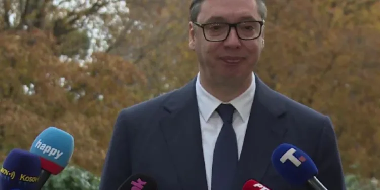 Vučić: Pokrenuta tema da se nekim zemljama dozvole više stope deficita