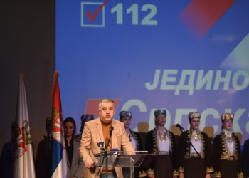 Zubin Potok, 31. januara 2025. - Predstavnici Srpske liste pozvali su danas sa velikog skupa odranog u Domu kulture u Zubinom Potoku srpski narod na slogu i jedinstvo i da 9. febraura na izborima svi zajedno stanu pod jedan barjak Srpske liste, barjak drave Srbije kako bi opstali i ostali na prostoru Kosova i Metohije.  FOTO TANJUG/ SRPSKA LISTA/ bs