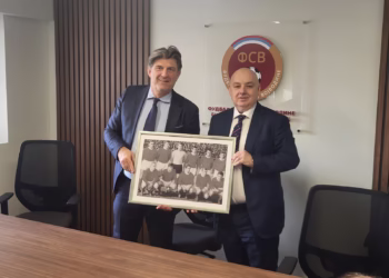 Predsednik Fudbalskog saveza Vojvodine Dragan Simović i predsednik Zajednice Super i Prve lige Srbije, potpredsednik Fudbalskog saveza Vojvodine i predsednik FK Vojvodina Dragoljub Zbiljić