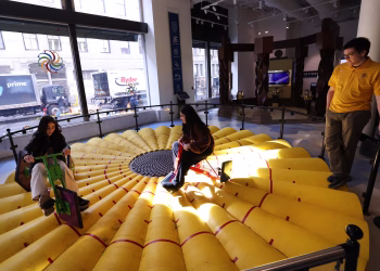 Foto: TANJUG/ (Jason DeCrow/AP Content Services for National Museum of Mathematics [MoMath])